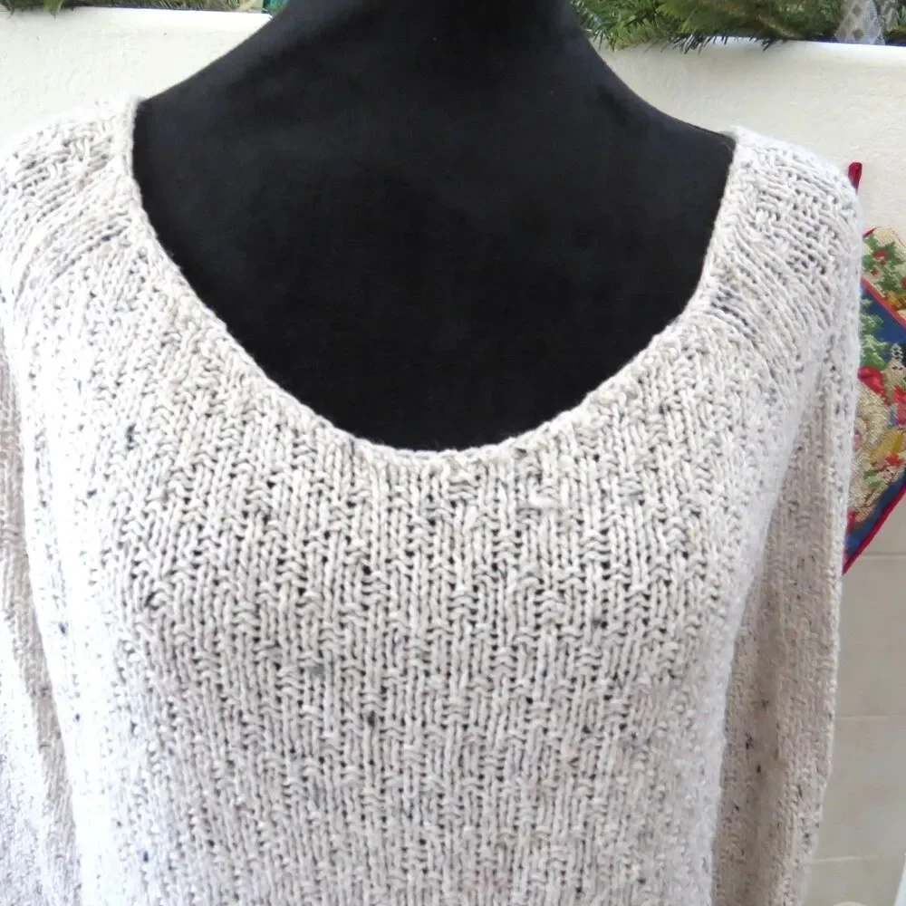 Hinge  ( Nordstrom's) Women's Sweater  Tunic Length Oatmeal Speckled l XS  EUC - Picture 2 of 9